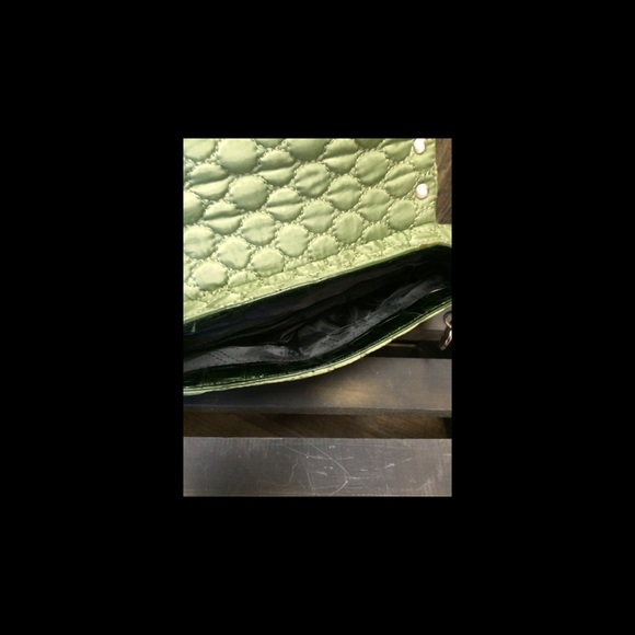 INS green clutch - Picture 3 of 5